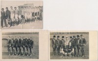 3 db RÉGI magyar fotó képeslap csoportképekkel: A budapesti Állami felsőipariskola osztály bajnok labdarúgó csapata (foci) az I. B. gépész osztály 1925-26. tanévben, díszhuszárok / 3 pre-1930 Hungarian photo postcards: football team