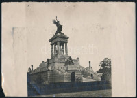 1914 Kossuth Ferenc betegsége majd halála alkalmából. Az Est két sajtófotója. hozzátűzött felirattal / 1914 Press photo with stich 17x11 cm